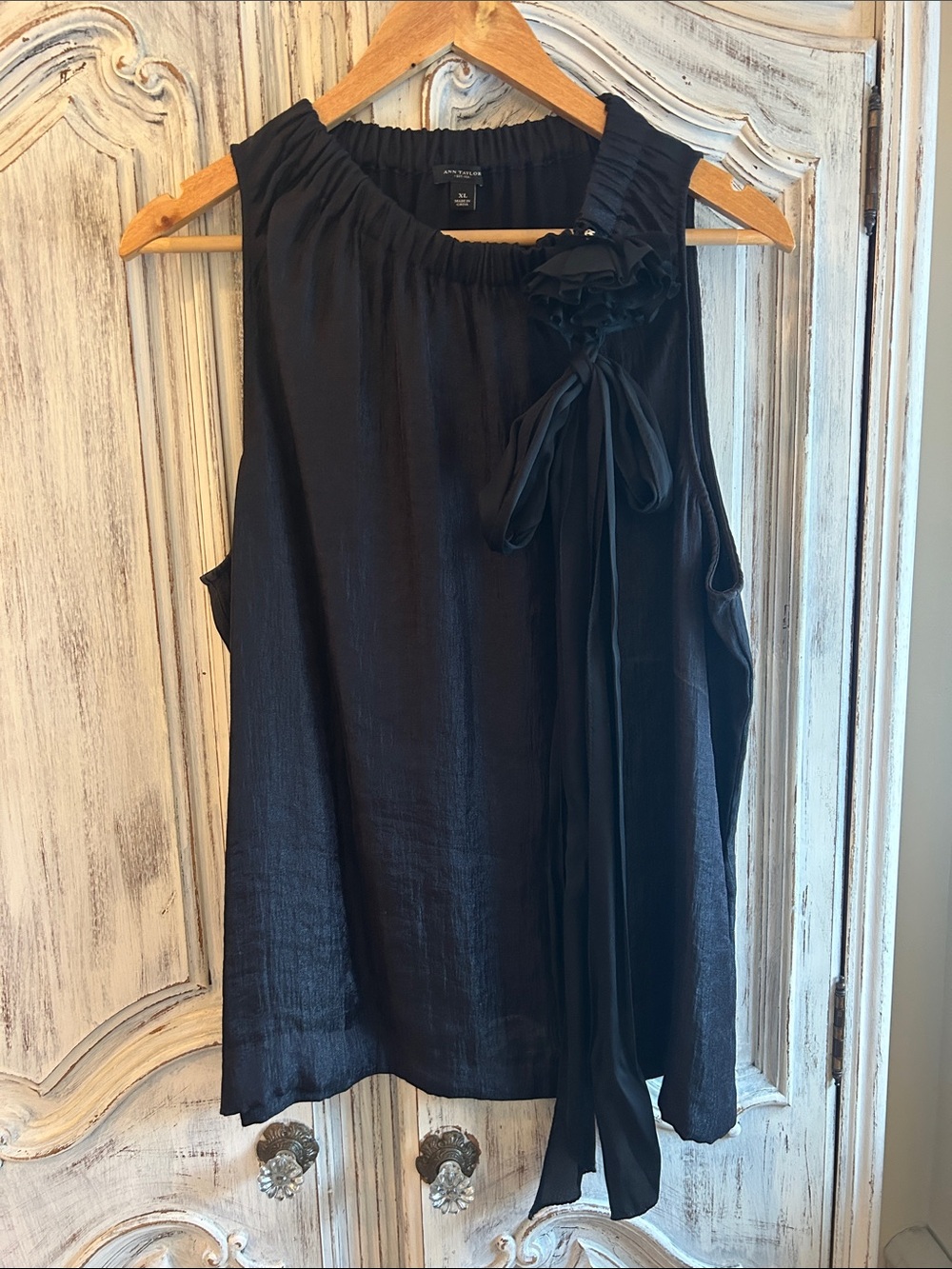 Ann Taylor Black Sleeveless Ruffle-Trim Camisole